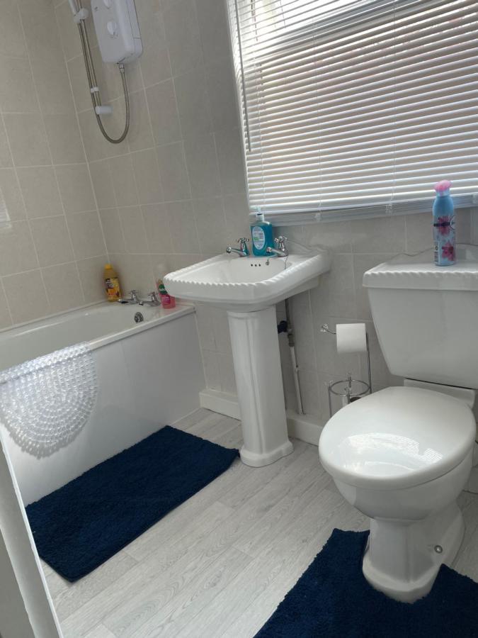 Divine Accommodation Ливърпул Екстериор снимка