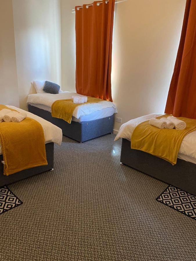 Divine Accommodation Ливърпул Екстериор снимка